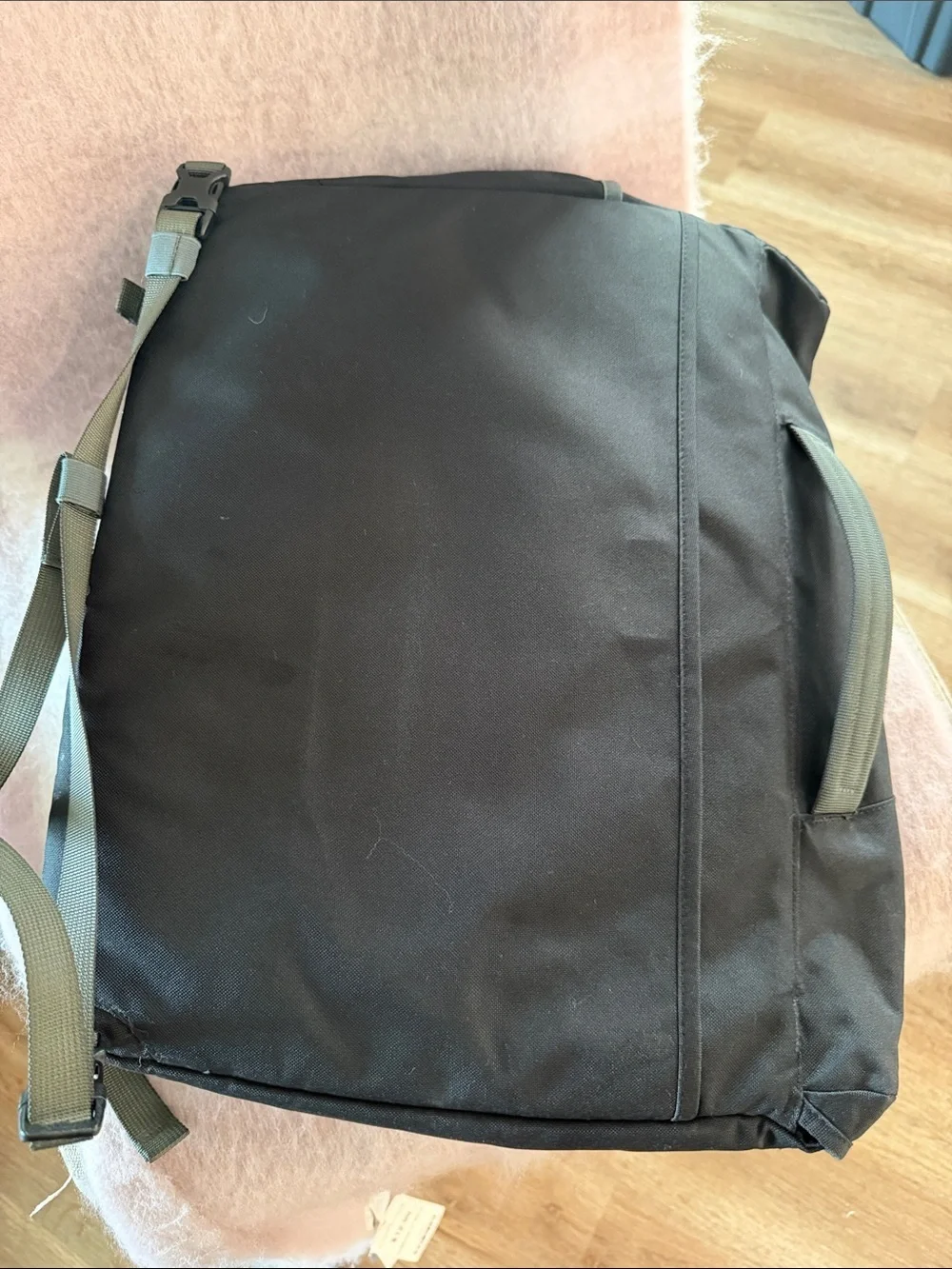 Patagonia Dark Gray Messenger Bag with Reflective Panel